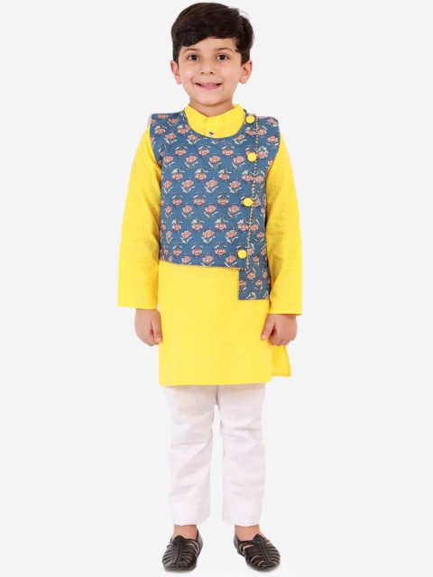 

KID1 Boys Blue Floral Printed Regular Kantha Work Pure Cotton Kurta with Pyjamas