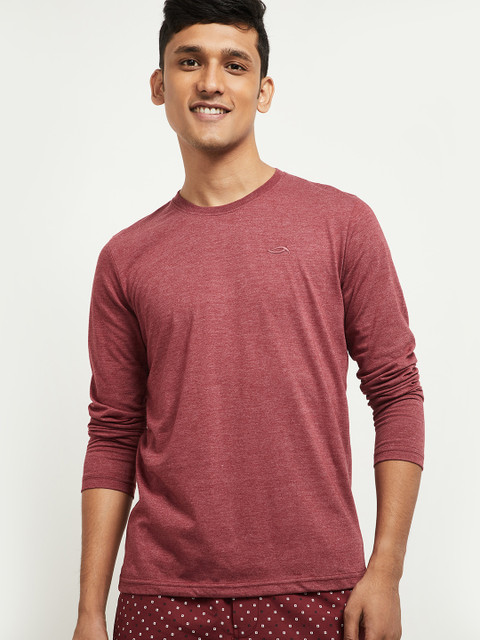 

max Men Maroon Round Neck T-shirt