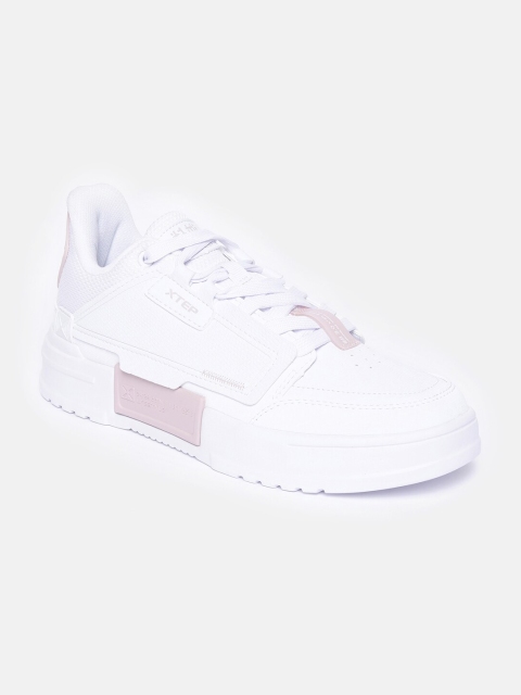 

Xtep Women White Skateboarding Non-Marking Shoes