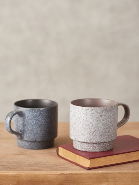 

THEDECORKART Set Of 2 Grey & White Textured Ceramic Glossy Mugs