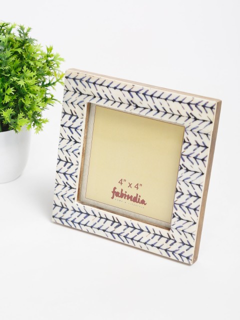 

Fabindia Blue & White Printed Table Photo Frame