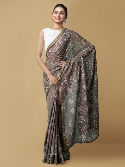

Unnati Silks Grey & White Dabu Zari Pure Cotton Dabu Saree