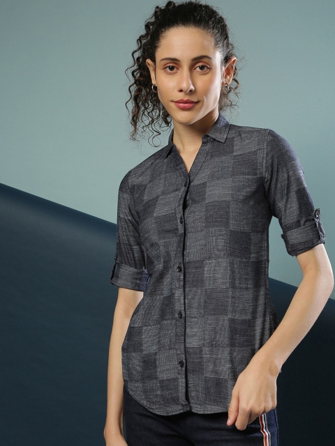 

Campus Sutra Women Grey Printed Slim Fit Casual Shirt