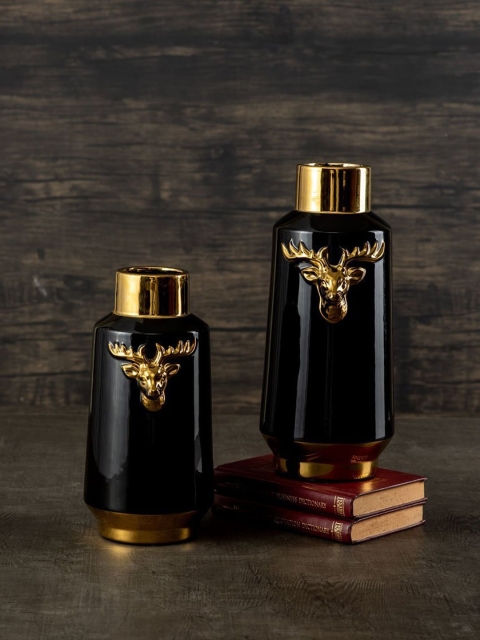 

THEDECORKART Black & Gold Toned Midnight Reindeer Vase