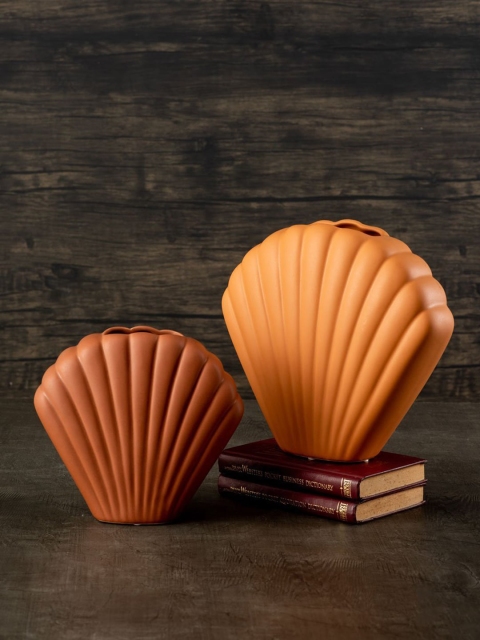 

THEDECORKART Brown Shell Vase - Small