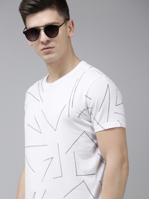 

SPYKAR Men White & Grey Printed Slim Fit T-shirt