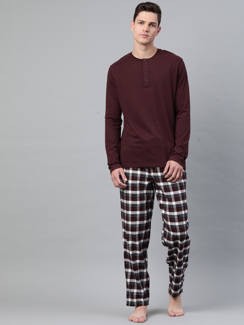 

Marks & Spencer Men Burgundy Night suit