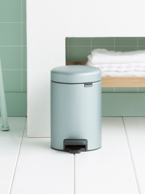 

Brabantia Green NewIcon Plastic Pedal Bin - 3L