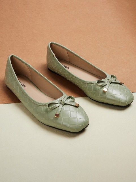 

Ginger by Lifestyle Women Green Textured Ballerinas with Bows Flats