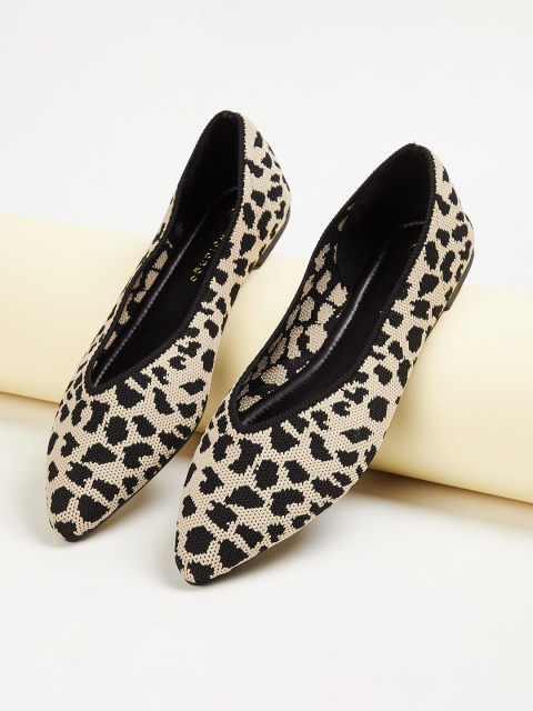 

Ginger by Lifestyle Women Beige Printed Flat
