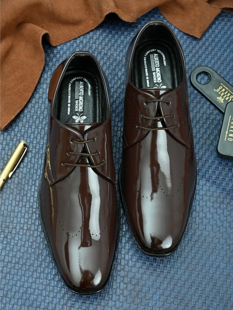 

ALBERTO MORENO Men Brown Solid Formal Derbys