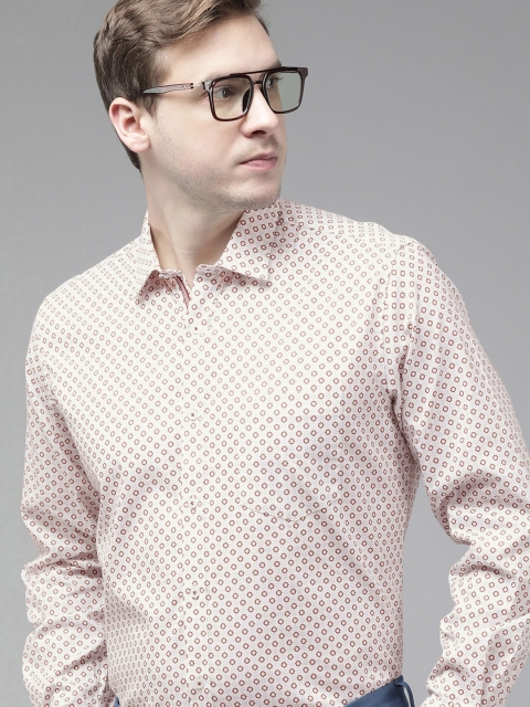 

Van Heusen Men Tan Tailored Fit Printed Pure Cotton Semiformal Shirt