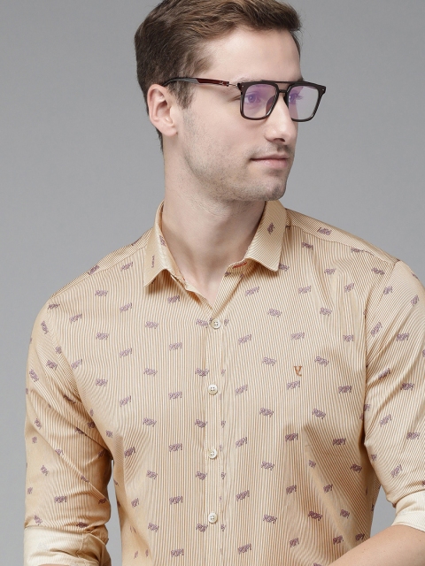 

V Dot Men Beige & White Slim Fit Striped Casual Shirt