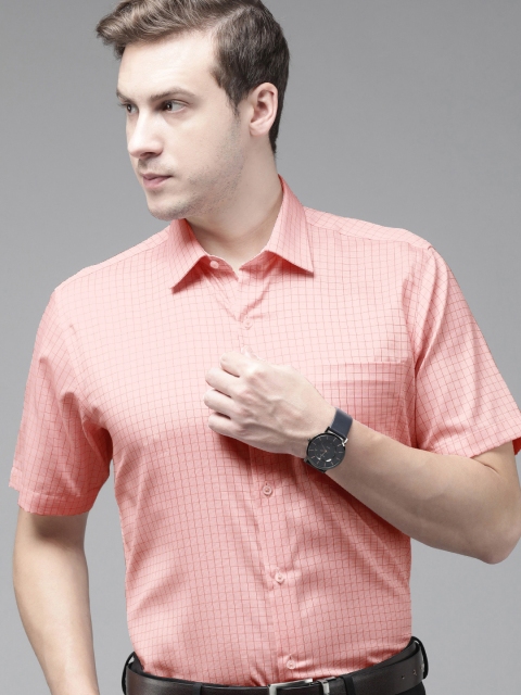 

Van Heusen Men Pink & Red Custom Fit Checked Formal Shirt