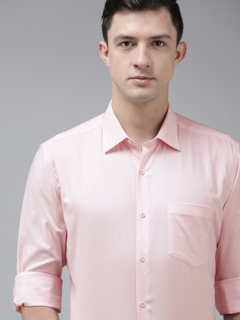

Van Heusen Men Pink Solid Custom Fit Pure Cotton Formal Shirt