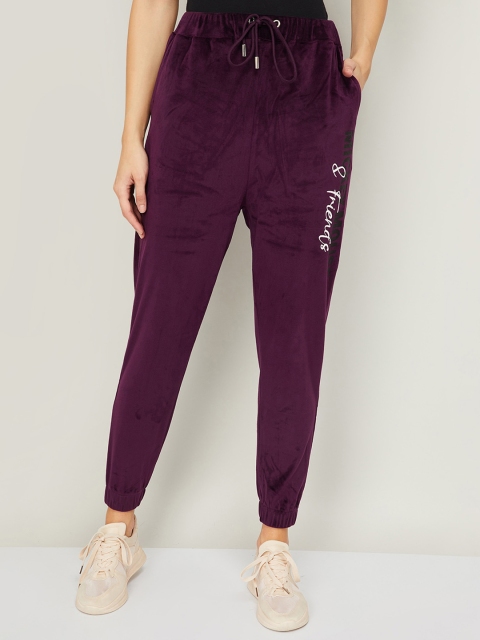 

Ginger by Lifestyle Women Burgundy Printed Joggers