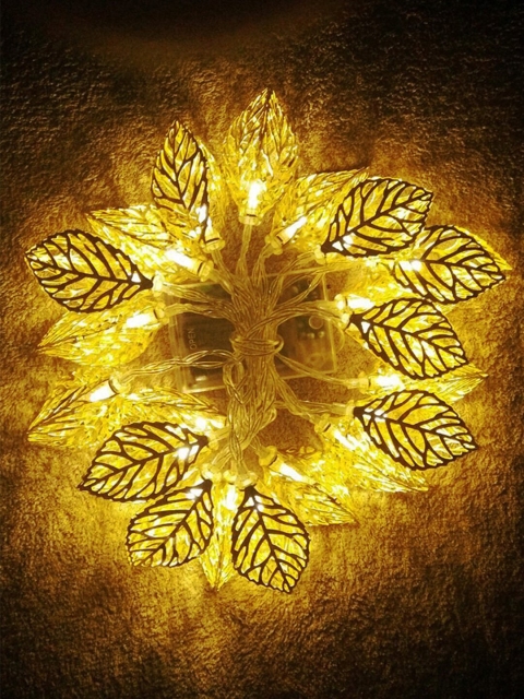 

Aapno Rajasthan Gold Leaf Shape Golden String Lights