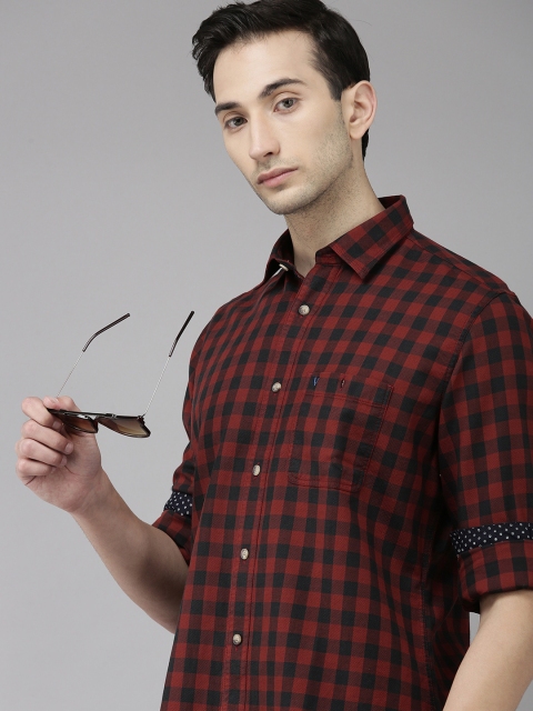 

VAN HEUSEN DENIM LABS Men Maroon Slim Fit Checked Casual Shirt