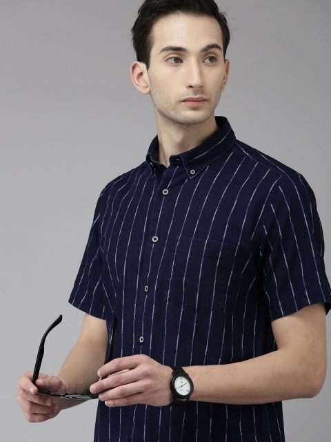 

VAN HEUSEN DENIM LABS Men Navy Blue & White Slim Fit Striped Pure Cotton Casual Shirt