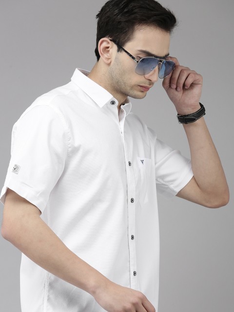 

VAN HEUSEN DENIM LABS Men White Solid Slim Fit Casual Shirt