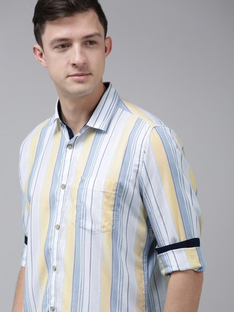 

Van Heusen Sport Men White & Blue Slim Fit Striped Casual Shirt