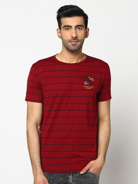 

VENITIAN Men Maroon Striped Slim Fit T-shirt