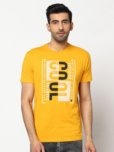 

VENITIAN Men Yellow Printed Slim Fit T-shirt