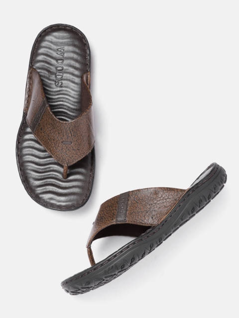 

Woods Men Brown Leather Textured Comfort Sandals