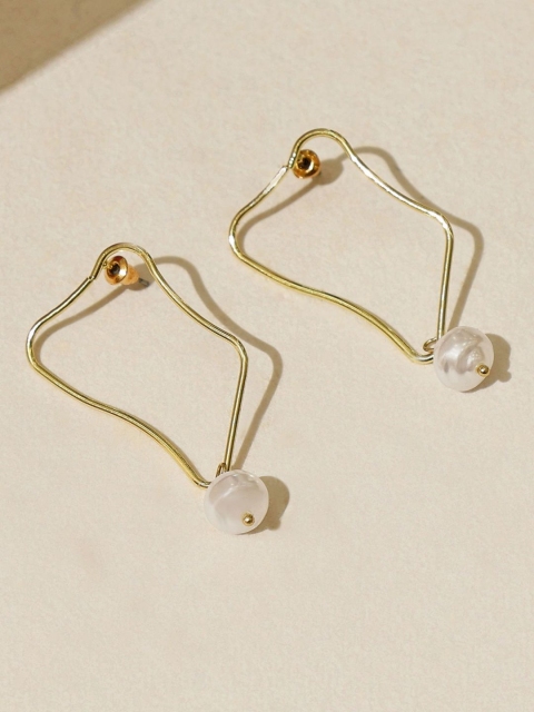 

Pipa Bella Gold-Toned & Off White Contemporary Pearl Drop Earrings