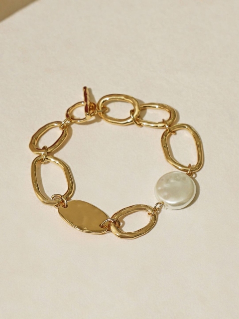 

Pipa Bella Women Gold-Toned Gold-Plated & Pearl Link Toggle Chain Bracelet