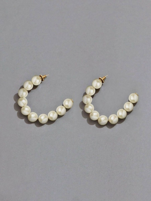 

Pipa Bella White & Gold-Toned Beaded Crescent Shaped Half Hoops