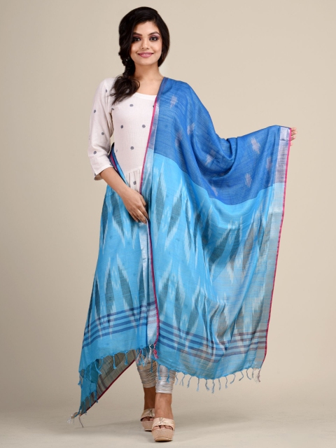 

Arhi Blue & White Printed Linen Ikat Dupatta