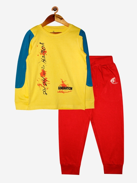 

KiddoPanti Boys Yellow & Red Printed Pure Cotton T-shirt with Joggers