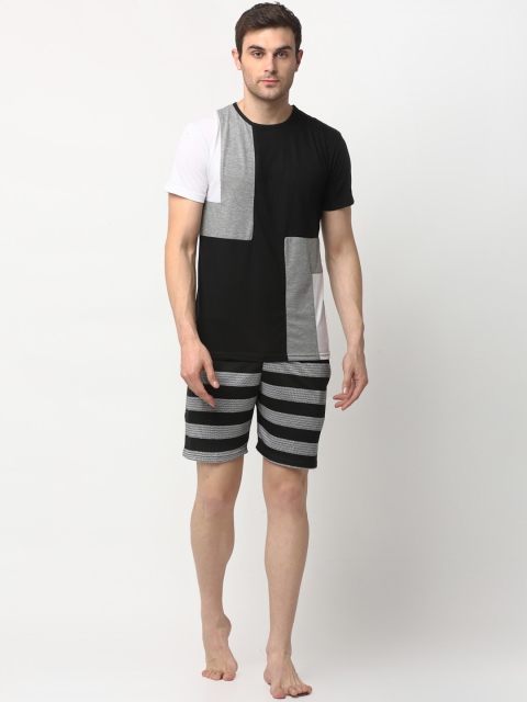 

VIMAL JONNEY Men Grey & Black Colourblocked Nightsuits