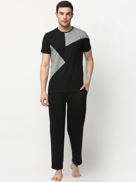 

VIMAL JONNEY Men Black & Grey Colourblocked Night suit
