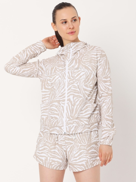 

Silvertraq Women Beige Lightweight Longline Tailored Jacket