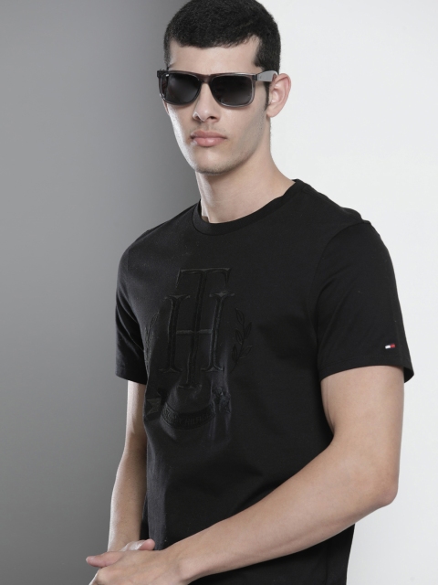 

Tommy Hilfiger Men Black Brand Logo Printed T-shirt