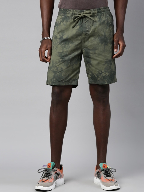 

Breakbounce Men Green Tie and Dye Slim Fit Regular Shorts