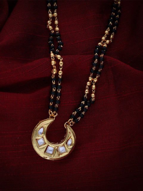 

MORKANTH JEWELLERY Gold-Plated & Black Kundan Studded & Beaded Mangalsutra