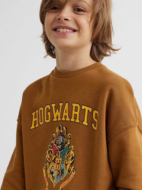 

H&M Brown Oversized Printed Sweatshirt