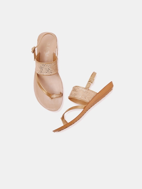 

AURELIA Women Gold-Toned One Toe Flats