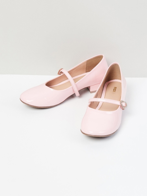 

max Girls Pink Woven Design PU Slip-On Sneakers