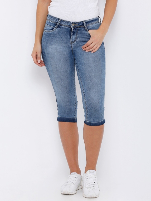 

Kraus Jeans Women Blue Slim Fit Washed Denim Capris