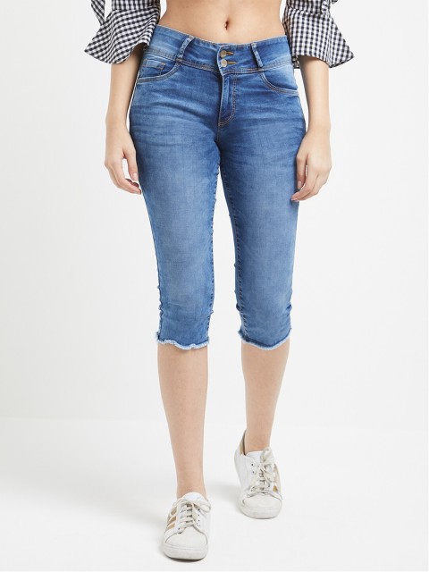 

Kraus Jeans Women Blue Denim Capris