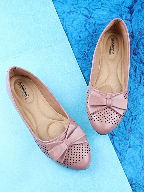 

Shoetopia Girls Peach-Coloured Ballerinas with Bows Flats