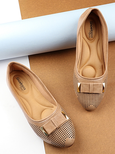

Shoetopia Girls Beige Woven Design Ballerinas with Bows