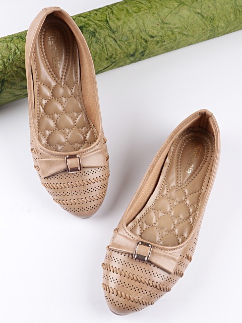 

Shoetopia Girls Beige Woven Design Ballerinas with Laser
