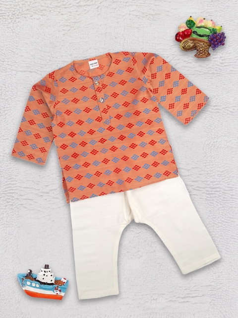 

MeeMee Boys Rust & White Printed Regular Pure Cotton Kurta With Pyjamas