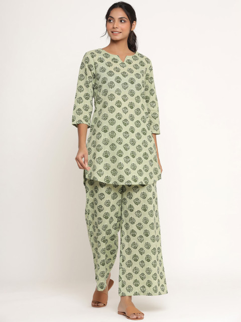

JISORA Women Green & Off White Printed Pure Cotton Night suit