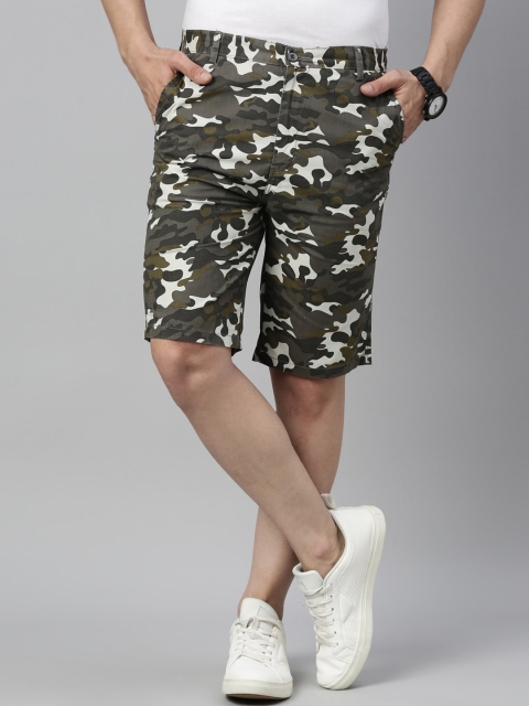 

Bushirt Men White Camouflage Printed Regular Shorts